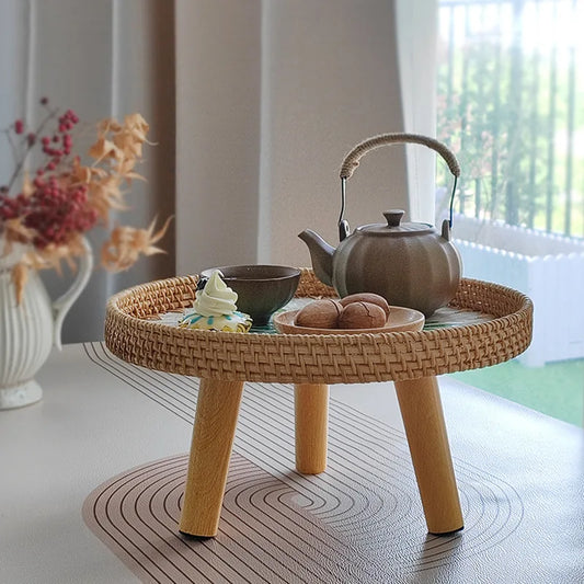 table basse d appoint en rotin , bois et coquillage design artisanal