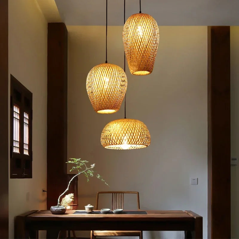 chandelier japonais en rotin