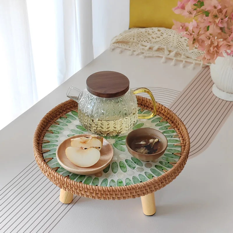 table basse d appoint en rotin , bois et coquillage design artisanal